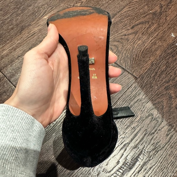 L’intervalle black velvet ankle strap heels - Picture 3 of 3